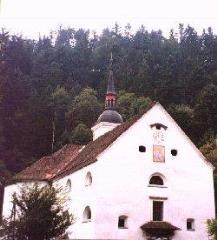 Župnijska cerkev v Puščavi